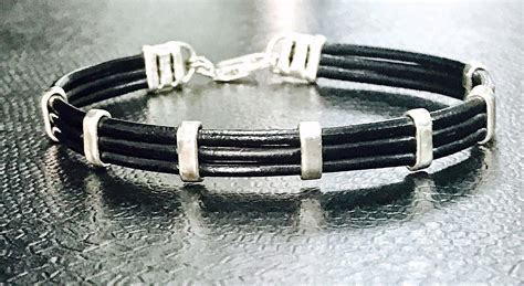 Leather B Shield Bracelet in Silver/black 